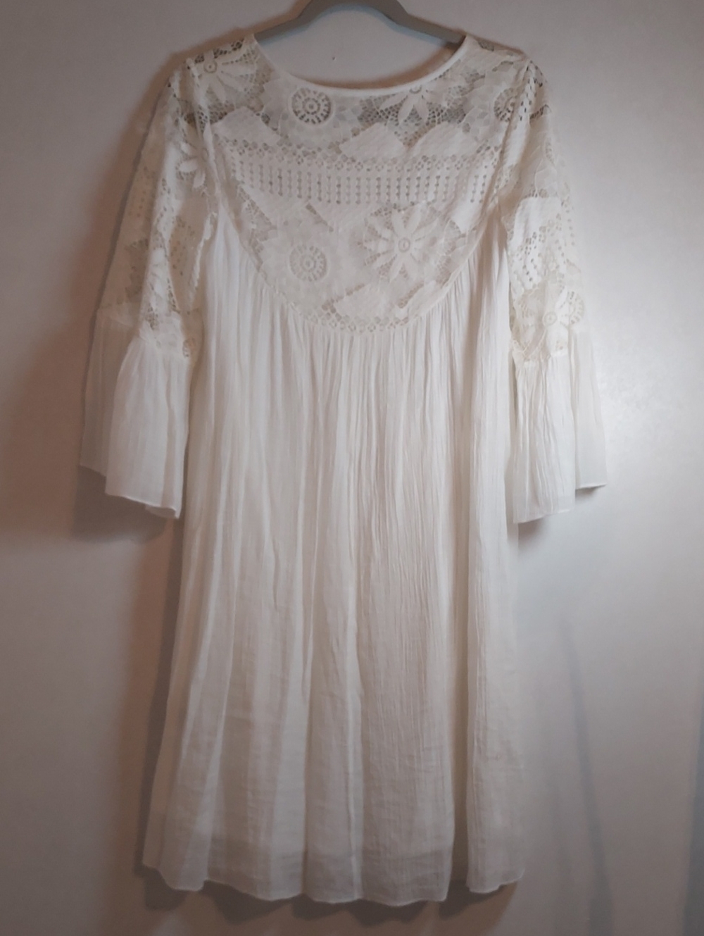 Kings Road Lace Dress  ( Size Med.) - Picture 4 of 11